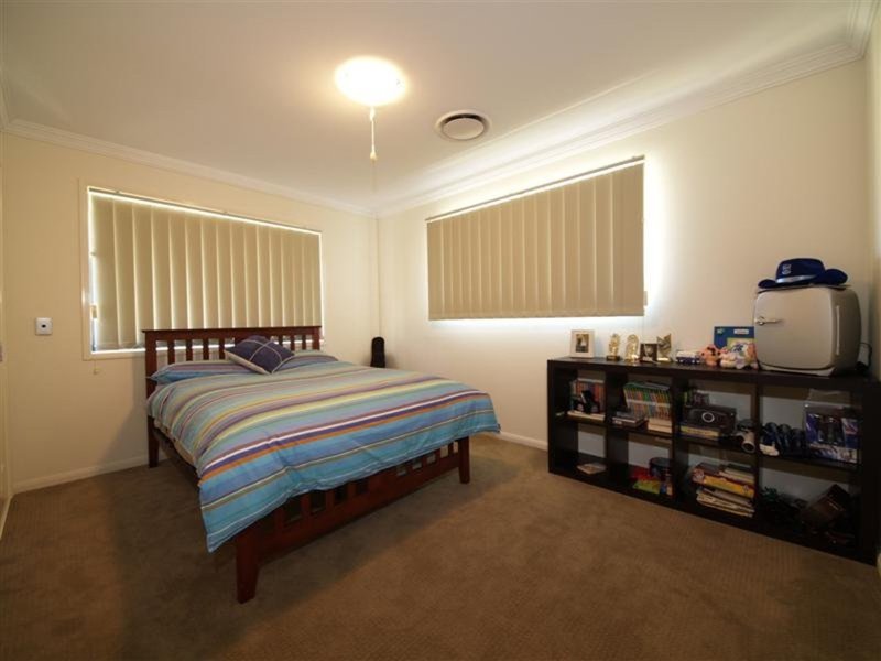 Photo - 2 Othello Court, Eatons Hill QLD 4037 - Image 12