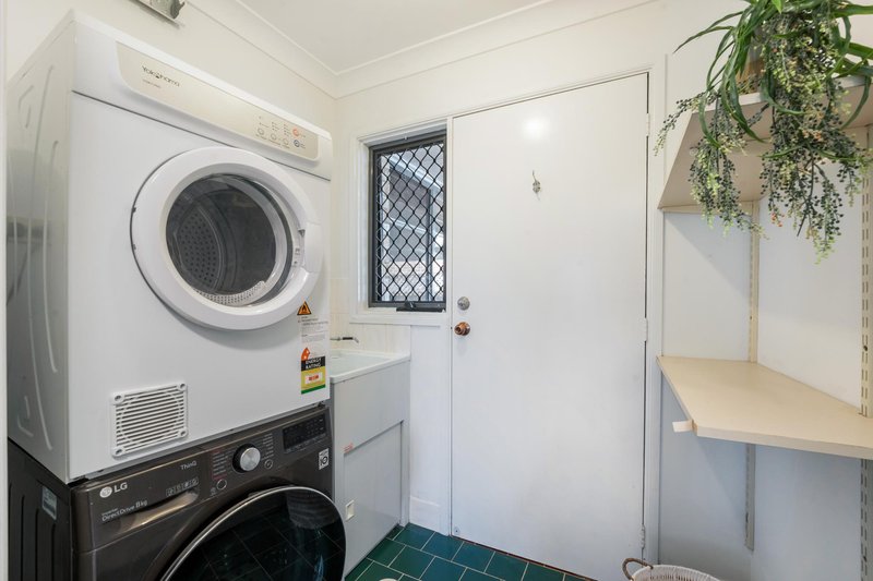 Photo - 2 Ovens Close, Horningsea Park NSW 2171 - Image 13