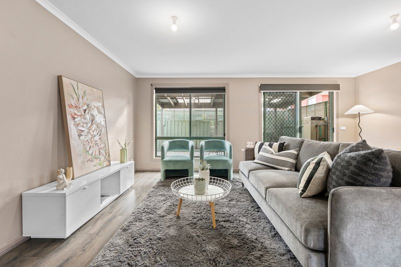 Photo - 2 Pace Circuit, South Morang VIC 3752 - Image 5