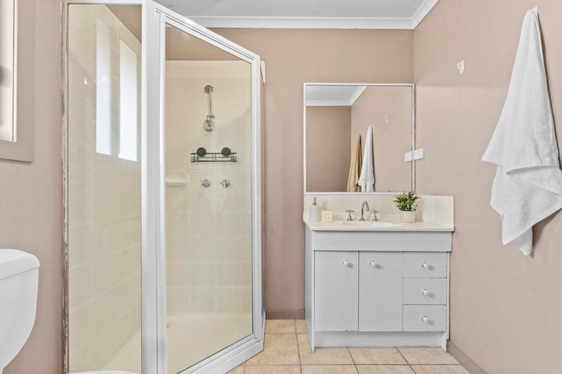Photo - 2 Pace Circuit, South Morang VIC 3752 - Image 8