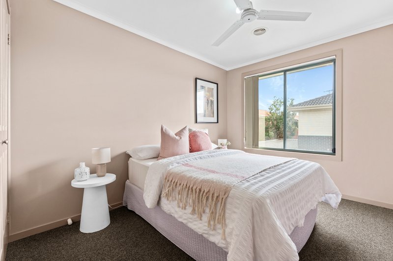 Photo - 2 Pace Circuit, South Morang VIC 3752 - Image 9