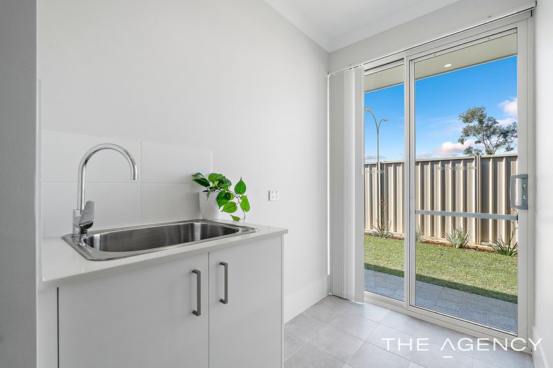Photo - 2 Palisade Street, Haynes WA 6112 - Image 8