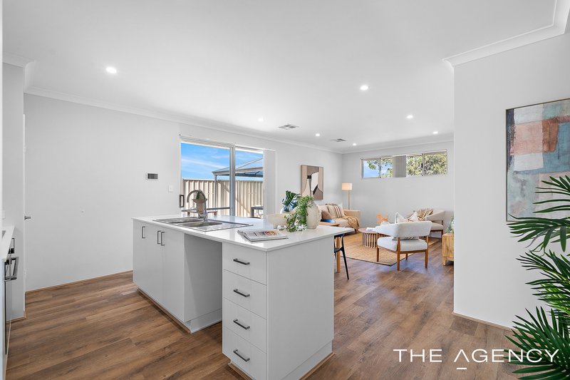Photo - 2 Palisade Street, Haynes WA 6112 - Image 9