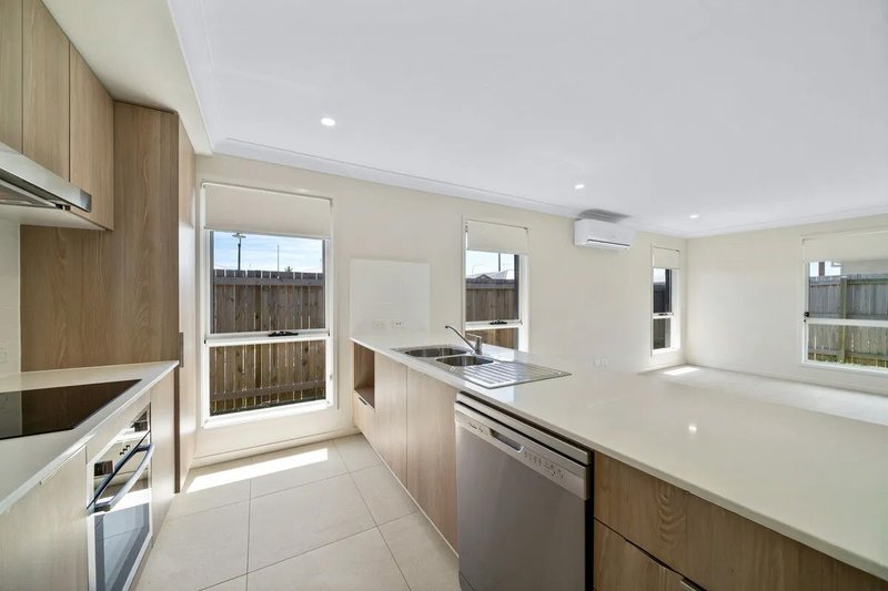 Photo - 2 Palmeri Street, Logan Reserve QLD 4133 - Image 2