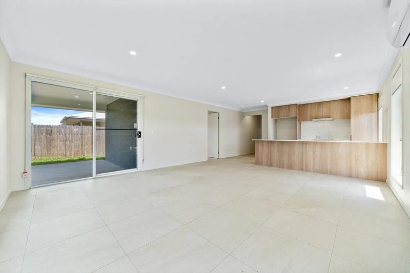 Photo - 2 Palmeri Street, Logan Reserve QLD 4133 - Image 3