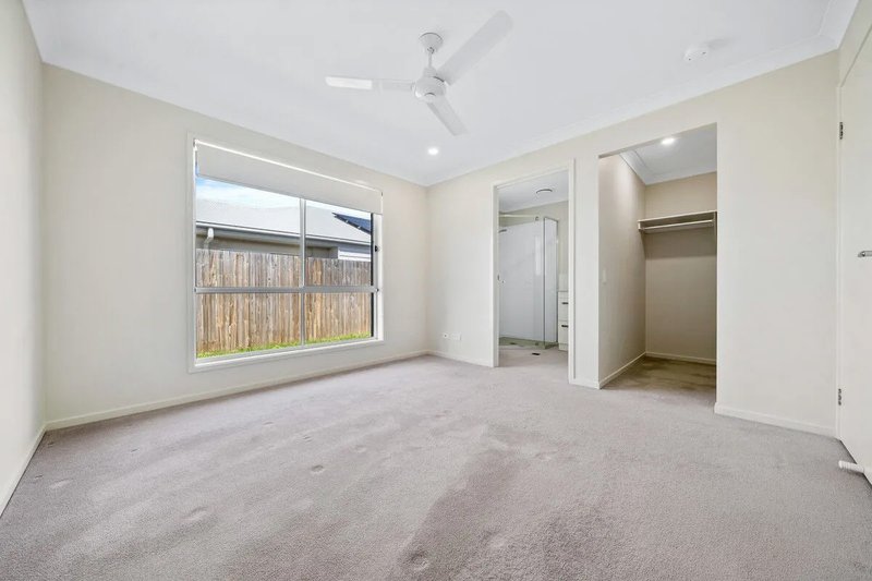 Photo - 2 Palmeri Street, Logan Reserve QLD 4133 - Image 10