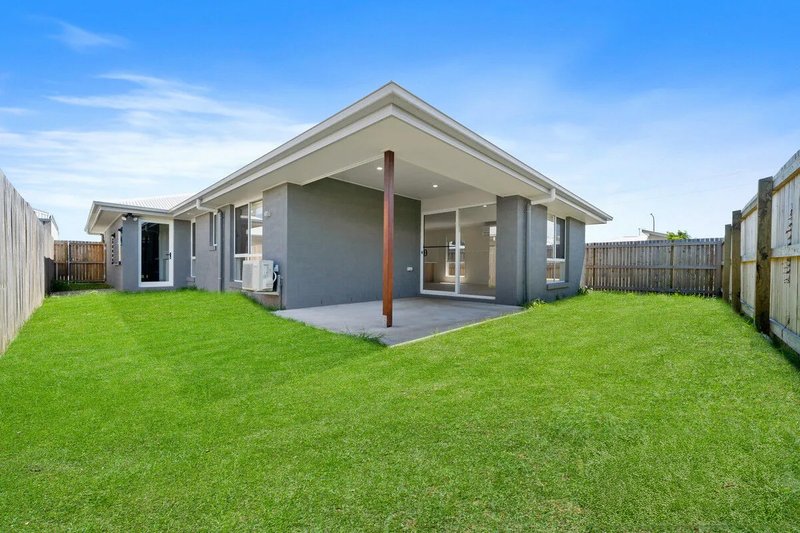 Photo - 2 Palmeri Street, Logan Reserve QLD 4133 - Image 13