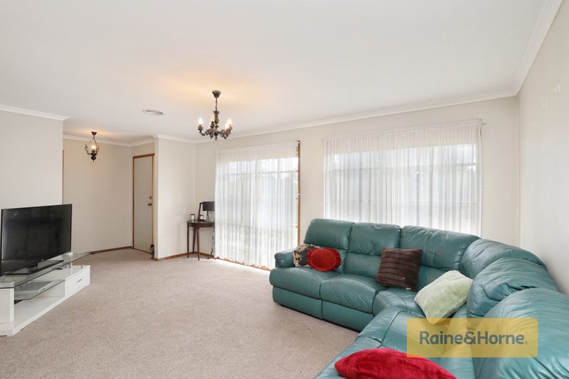 Photo - 2 Pamela Court, Melton West VIC 3337 - Image 6