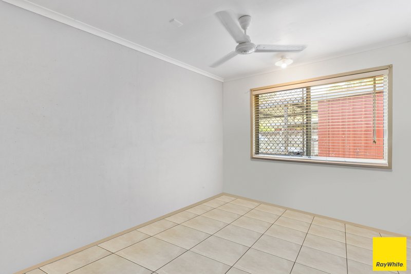 Photo - 2 Papaya Close, Manoora QLD 4870 - Image 9