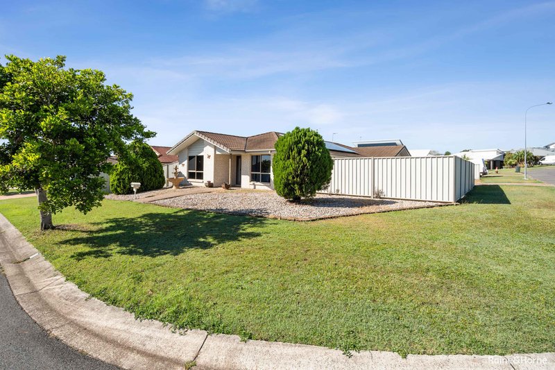 Photo - 2 Parame Court, Nikenbah QLD 4655 - Image 3