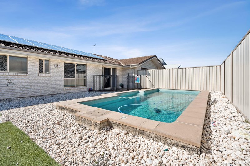 Photo - 2 Parame Court, Nikenbah QLD 4655 - Image 5