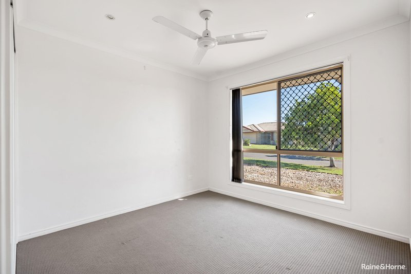 Photo - 2 Parame Court, Nikenbah QLD 4655 - Image 14