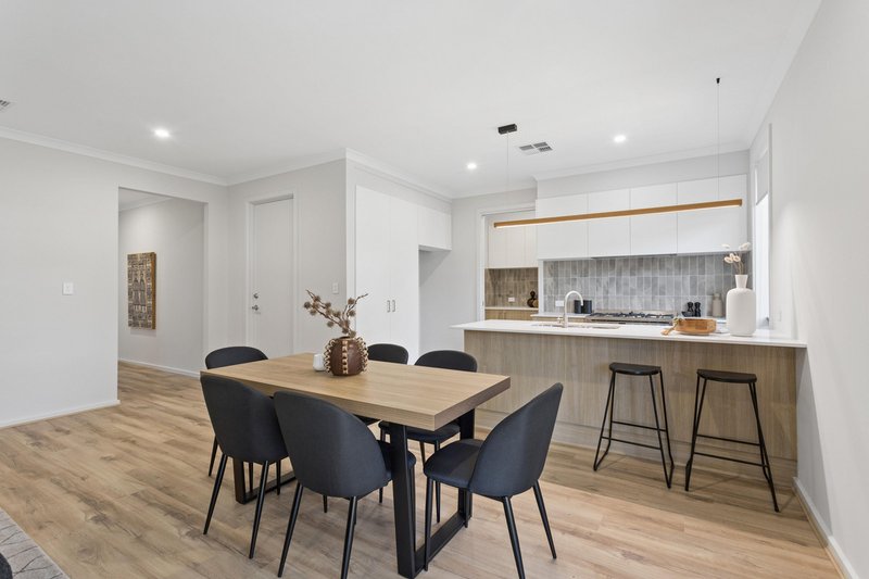 Photo - 2 Parcoola Avenue, Hope Valley SA 5090 - Image 4