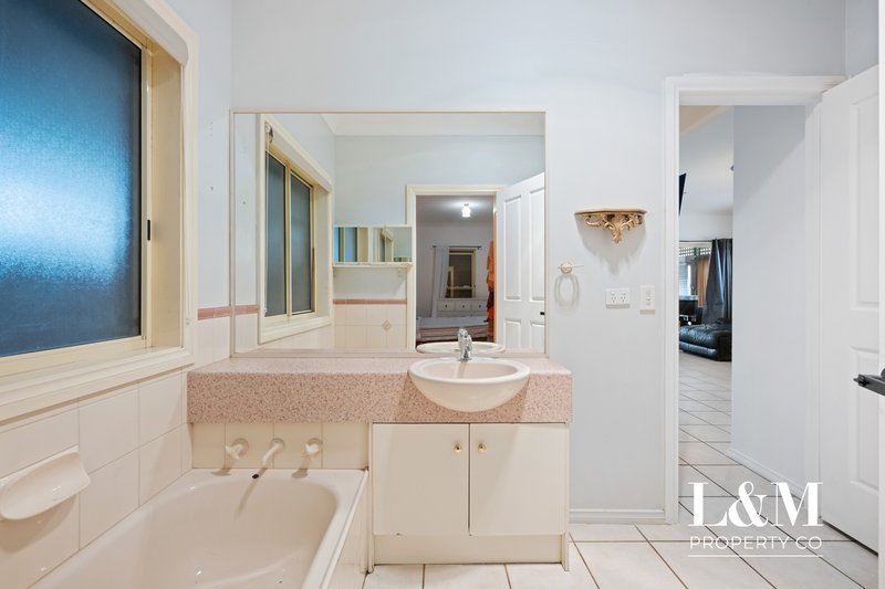 Photo - 2 Park Lane, Craigieburn VIC 3064 - Image 5