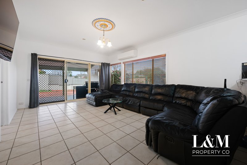 Photo - 2 Park Lane, Craigieburn VIC 3064 - Image 9