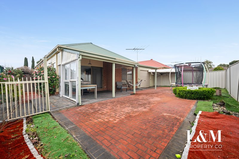 Photo - 2 Park Lane, Craigieburn VIC 3064 - Image 11