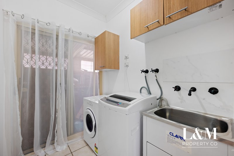 Photo - 2 Park Lane, Craigieburn VIC 3064 - Image 13
