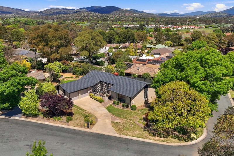 Photo - 2 Parr Place, Monash ACT 2904 - Image 2