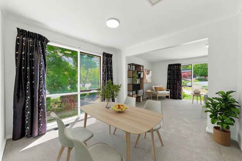 Photo - 2 Parr Place, Monash ACT 2904 - Image 4