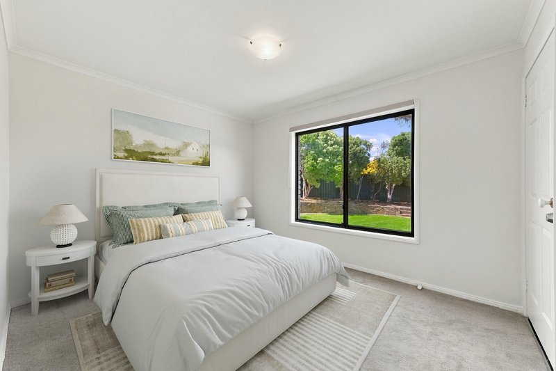 Photo - 2 Parr Place, Monash ACT 2904 - Image 9