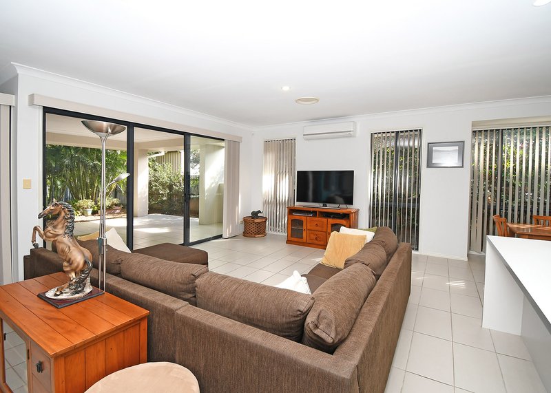 Photo - 2 Parraweena Court, Point Vernon QLD 4655 - Image 8