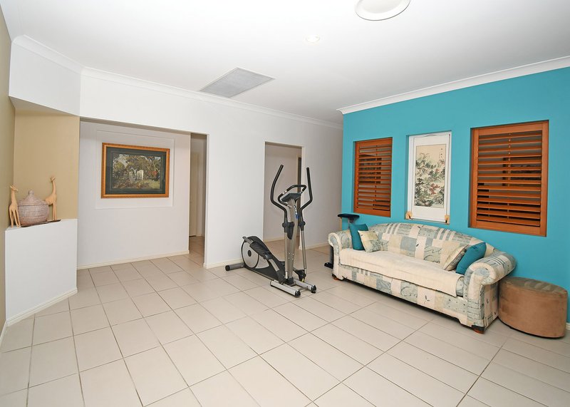 Photo - 2 Parraweena Court, Point Vernon QLD 4655 - Image 10