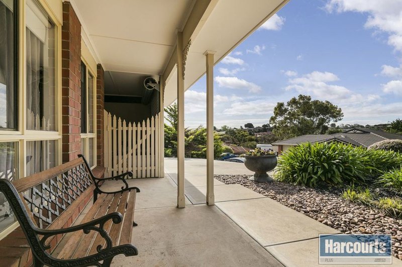 Photo - 2 Parsee Court, Hallett Cove SA 5158 - Image 2