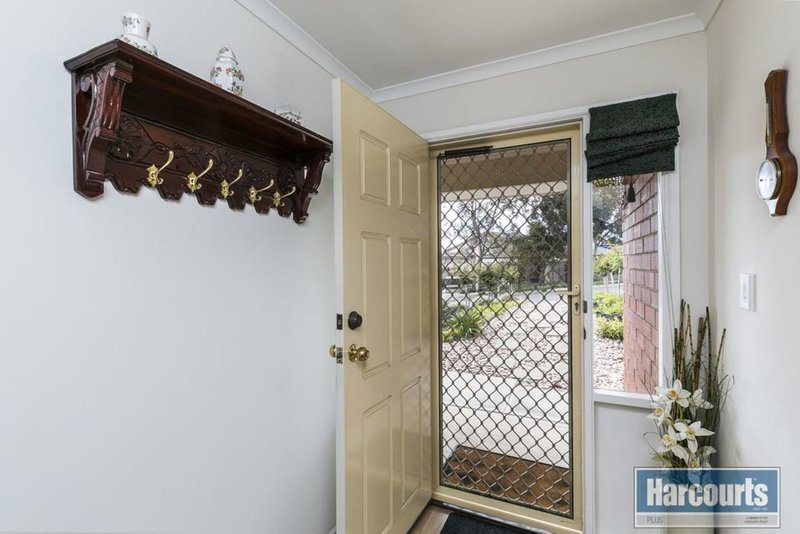 Photo - 2 Parsee Court, Hallett Cove SA 5158 - Image 3