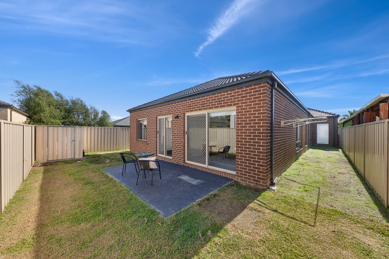 Photo - 2 Pashanger Court, Pakenham VIC 3810 - Image 18