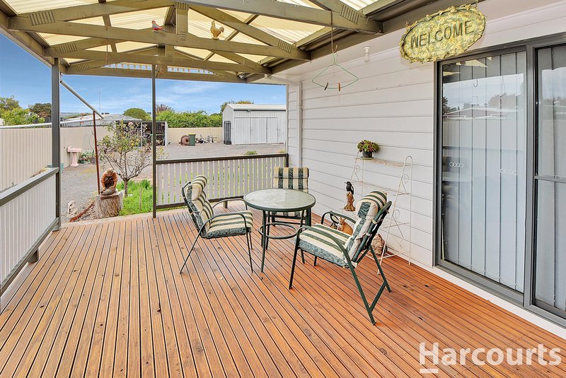 Photo - 2 Paterson Street, Horsham VIC 3400 - Image 2