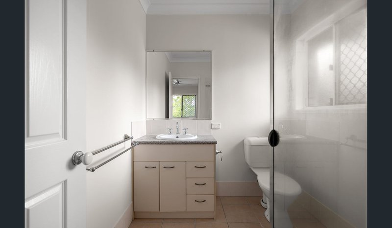 Photo - 2 Patrone Court, Warner QLD 4500 - Image 7