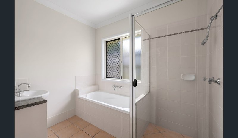 Photo - 2 Patrone Court, Warner QLD 4500 - Image 11