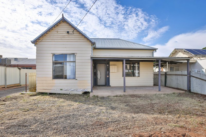 Photo - 2 Pearl Avenue, Mildura VIC 3500 - Image 2