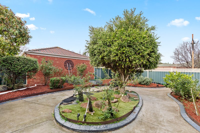 Photo - 2 Pepino Court, Werribee VIC 3030 - Image 10