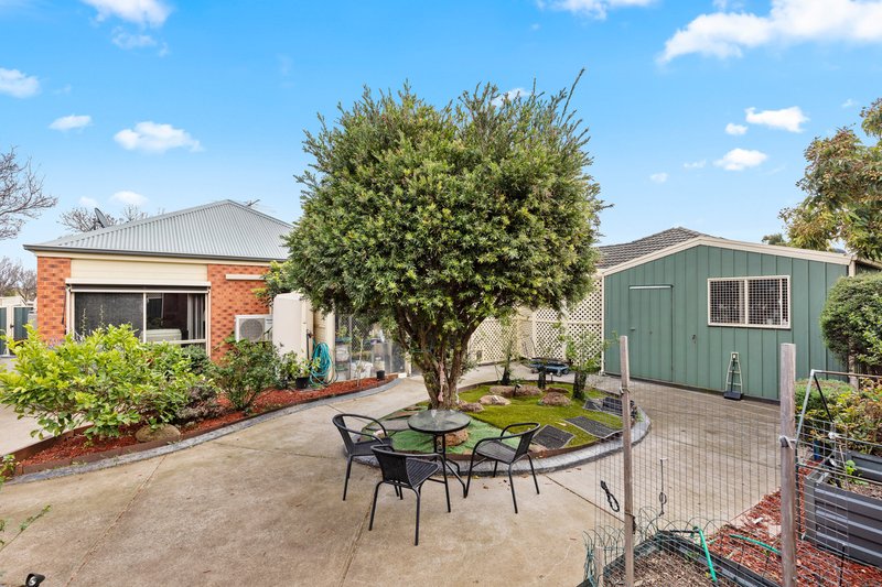 Photo - 2 Pepino Court, Werribee VIC 3030 - Image 11