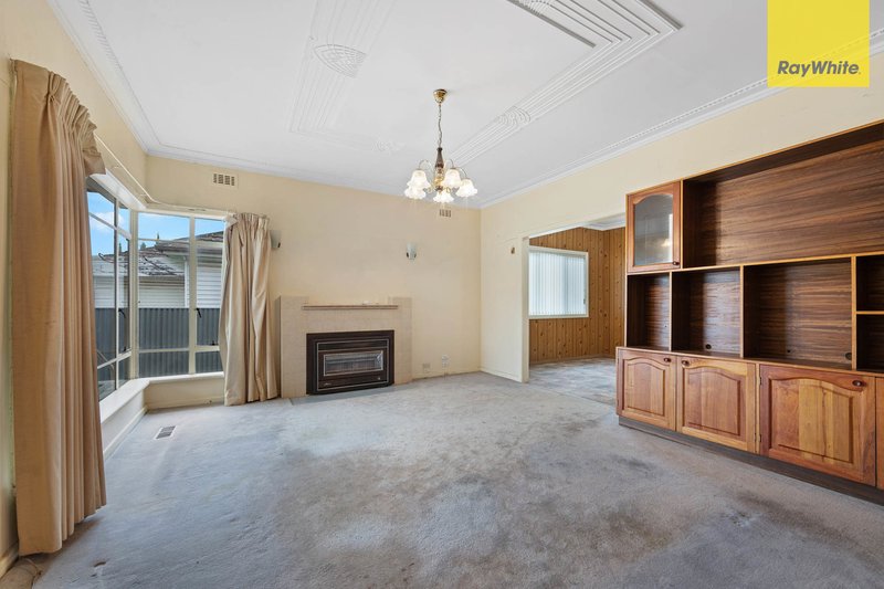 Photo - 2 Perry Street, St Albans VIC 3021 - Image 2