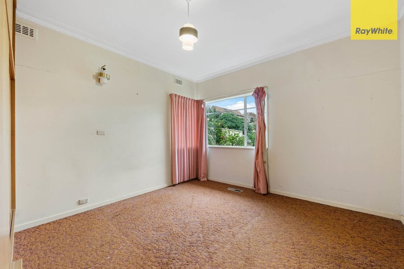 Photo - 2 Perry Street, St Albans VIC 3021 - Image 6