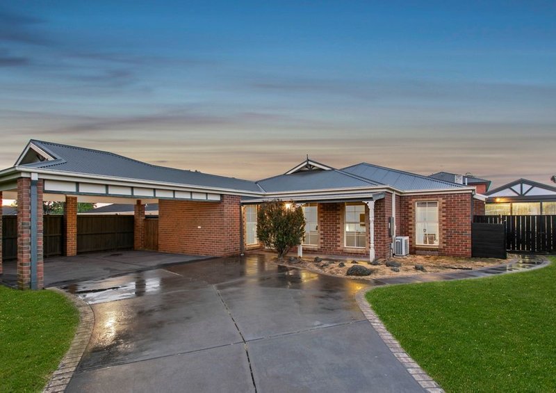 2 Petrel Place, Berwick VIC 3806