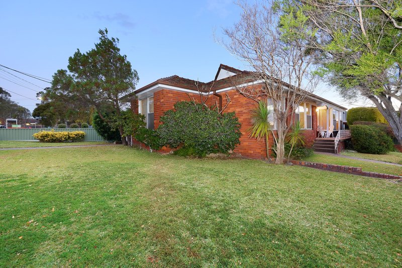 Photo - 2 Pindari Road, Peakhurst Heights NSW 2210 - Image 2