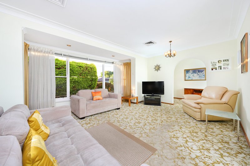 Photo - 2 Pindari Road, Peakhurst Heights NSW 2210 - Image 3