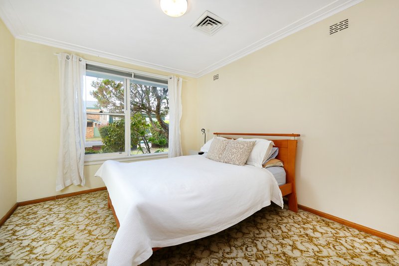 Photo - 2 Pindari Road, Peakhurst Heights NSW 2210 - Image 7