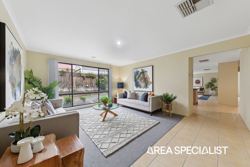 Photo - 2 Pioneers Crescent, Pakenham VIC 3810 - Image 24