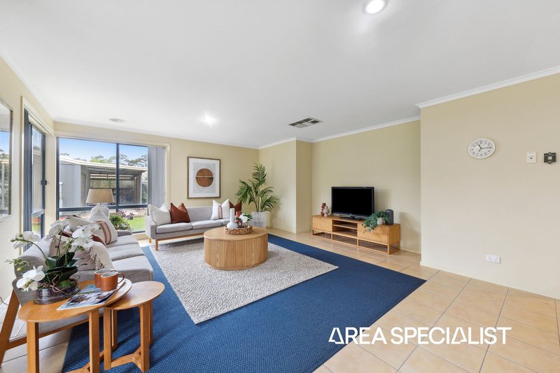 Photo - 2 Pioneers Crescent, Pakenham VIC 3810 - Image 26