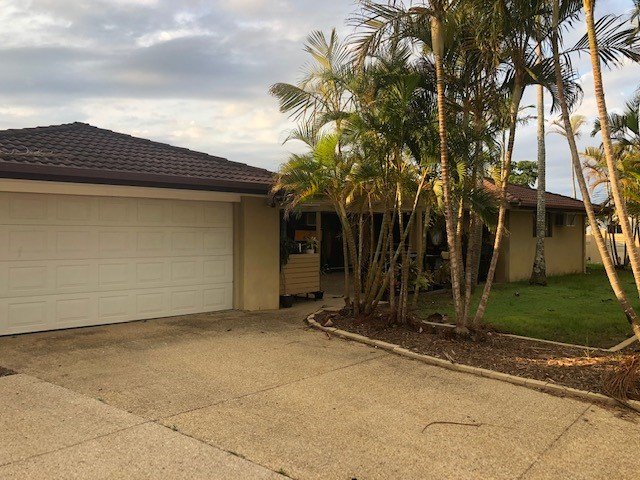 2 Placid Court, Varsity Lakes QLD 4227