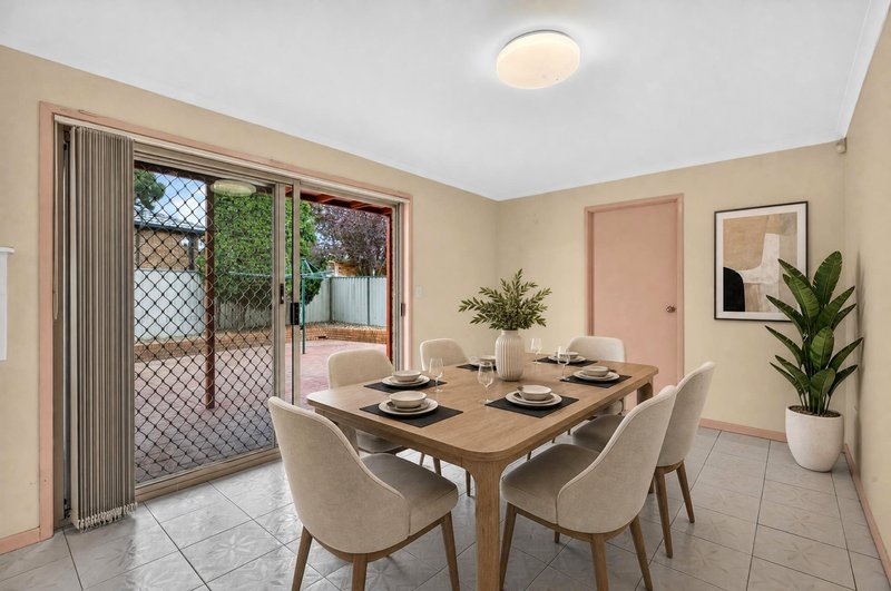 Photo - 2 Plume Close, Macquarie Fields NSW 2564 - Image 4