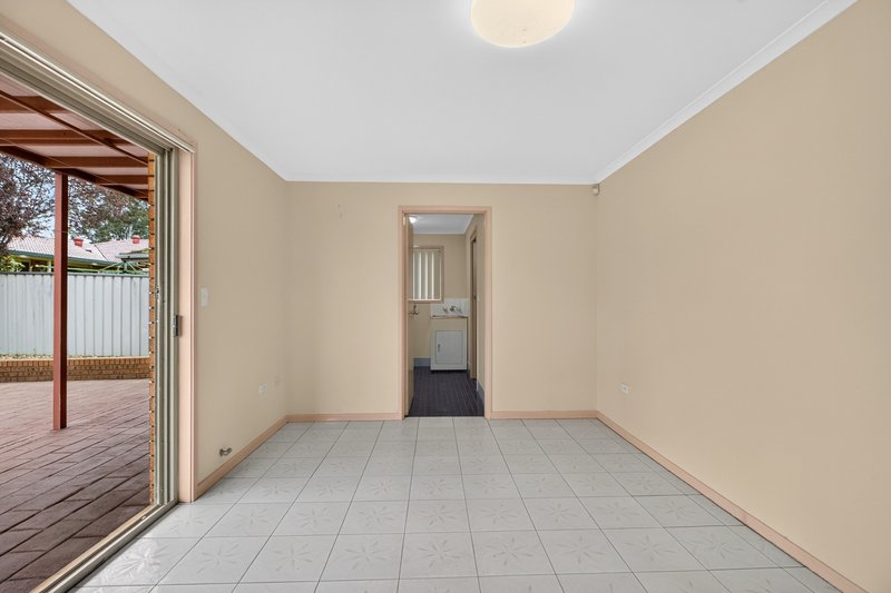 Photo - 2 Plume Close, Macquarie Fields NSW 2564 - Image 5