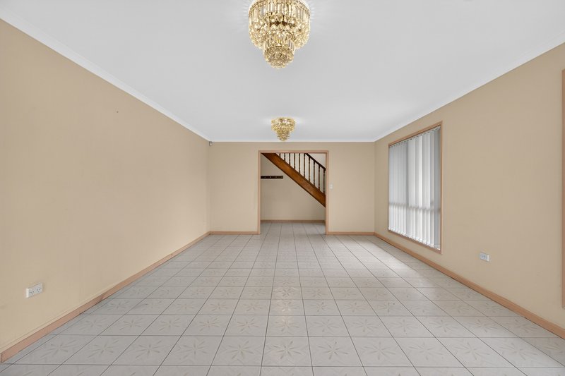 Photo - 2 Plume Close, Macquarie Fields NSW 2564 - Image 8