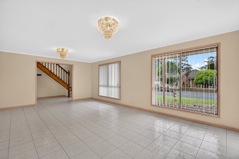 Photo - 2 Plume Close, Macquarie Fields NSW 2564 - Image 9