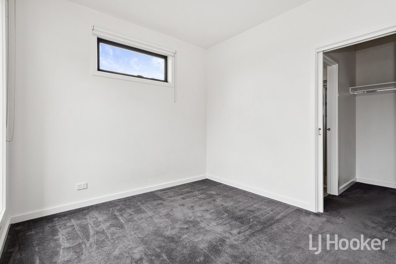 Photo - 2 Poa Court, Keysborough VIC 3173 - Image 6