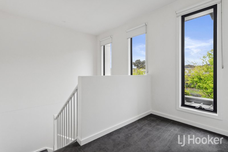 Photo - 2 Poa Court, Keysborough VIC 3173 - Image 7